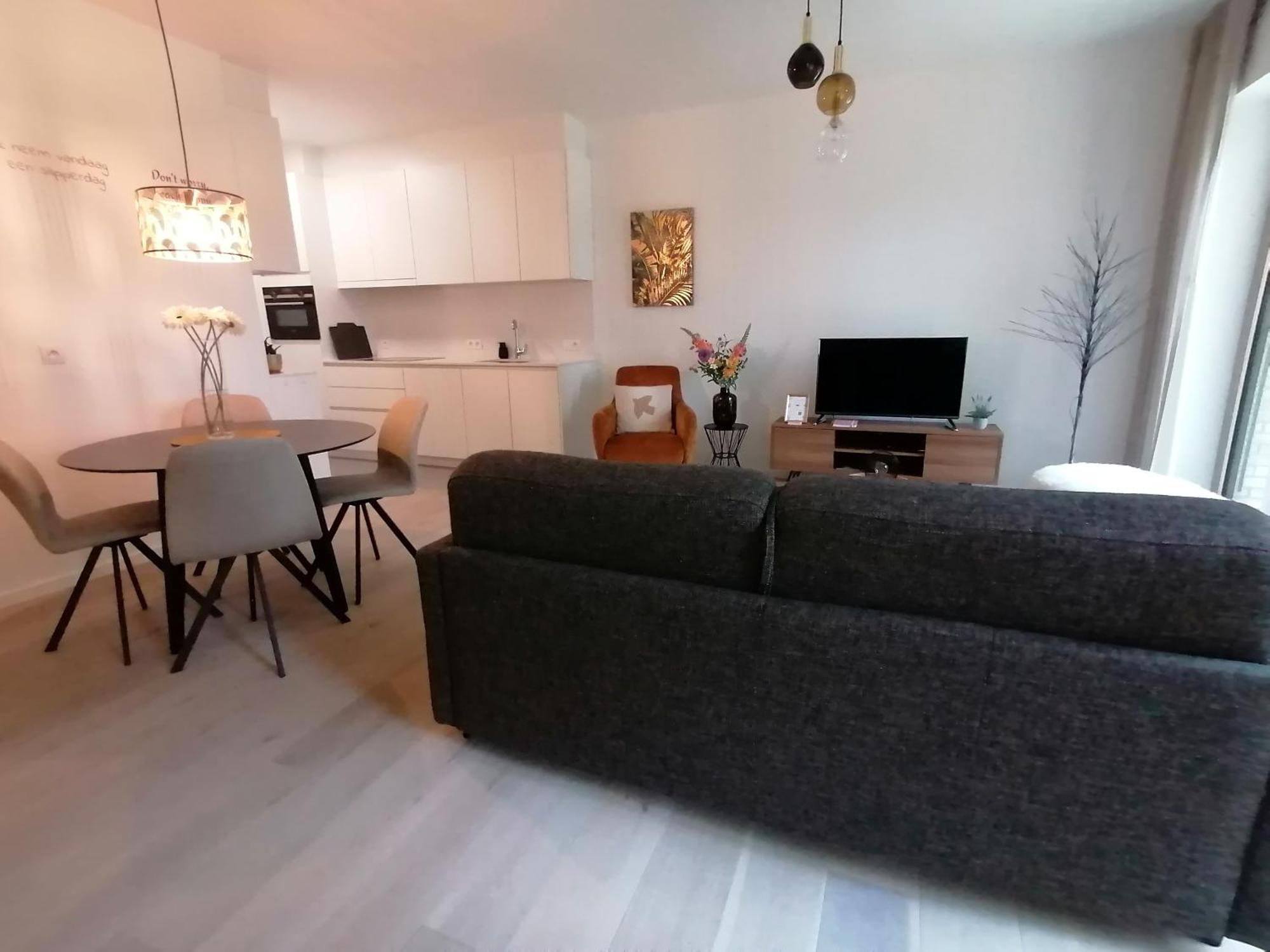 Bartine - Modern And Spacious Flat Near The Sea, Free Parking Space Oostende Ngoại thất bức ảnh
